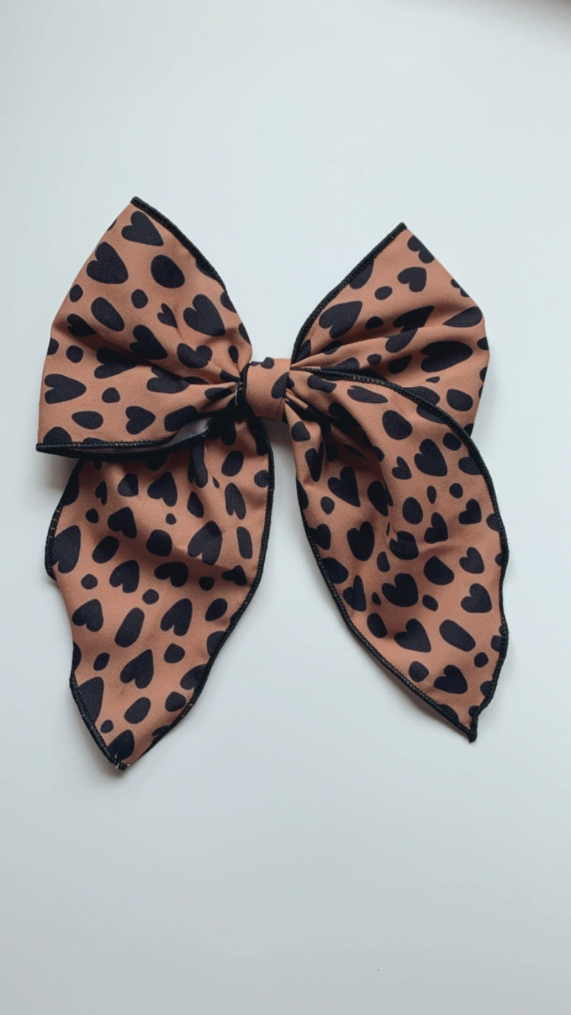 HeyCuteDesign Leopard XL Oversized Edged Bow