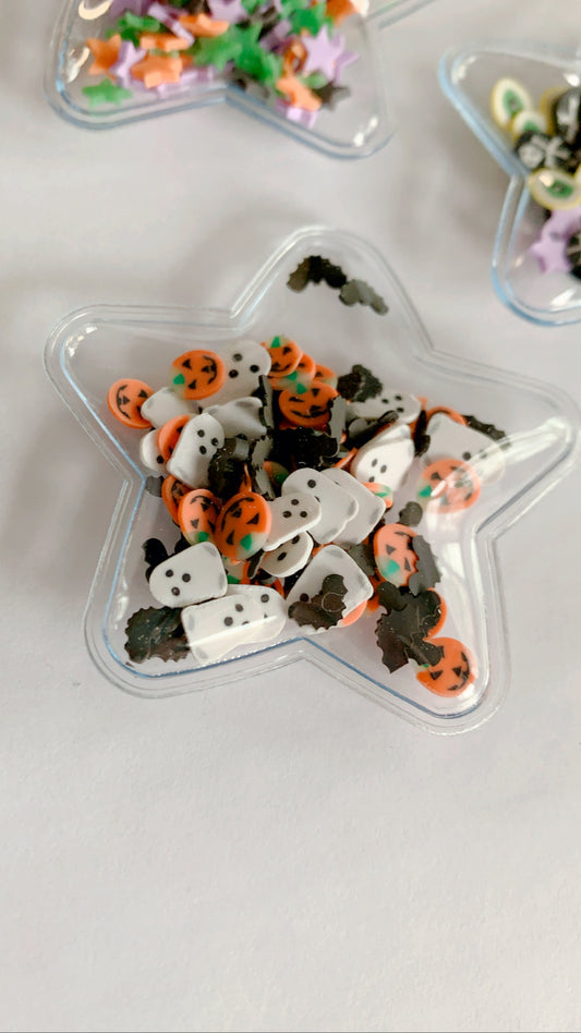Pumpkins, bats and ghosts shakers