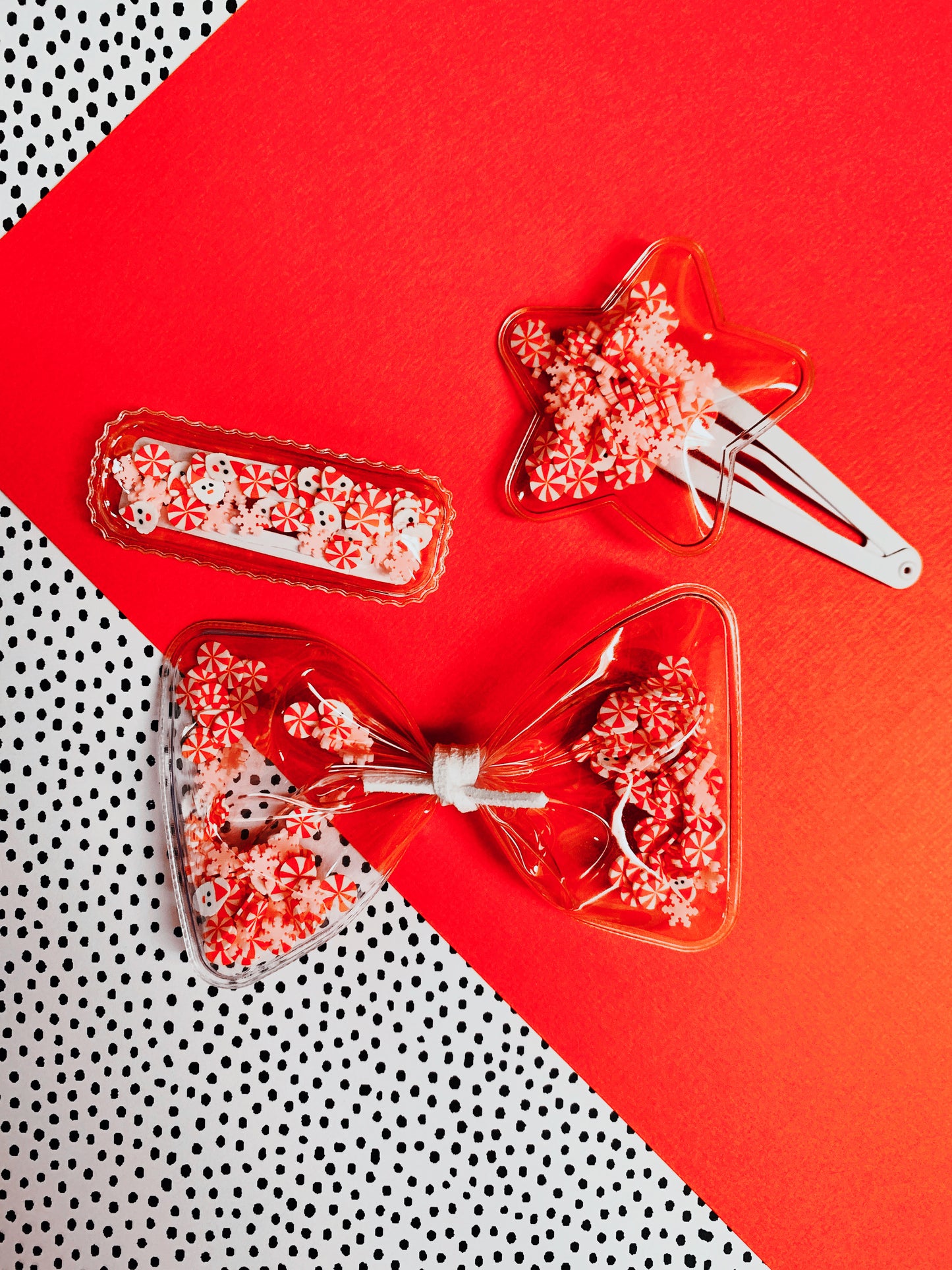 Peppermint Santa Shaker Bow