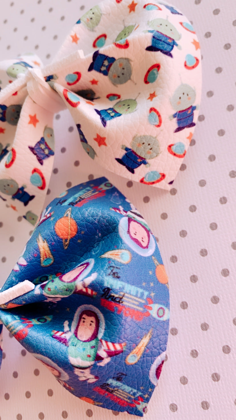 Buzz & Aliens bows